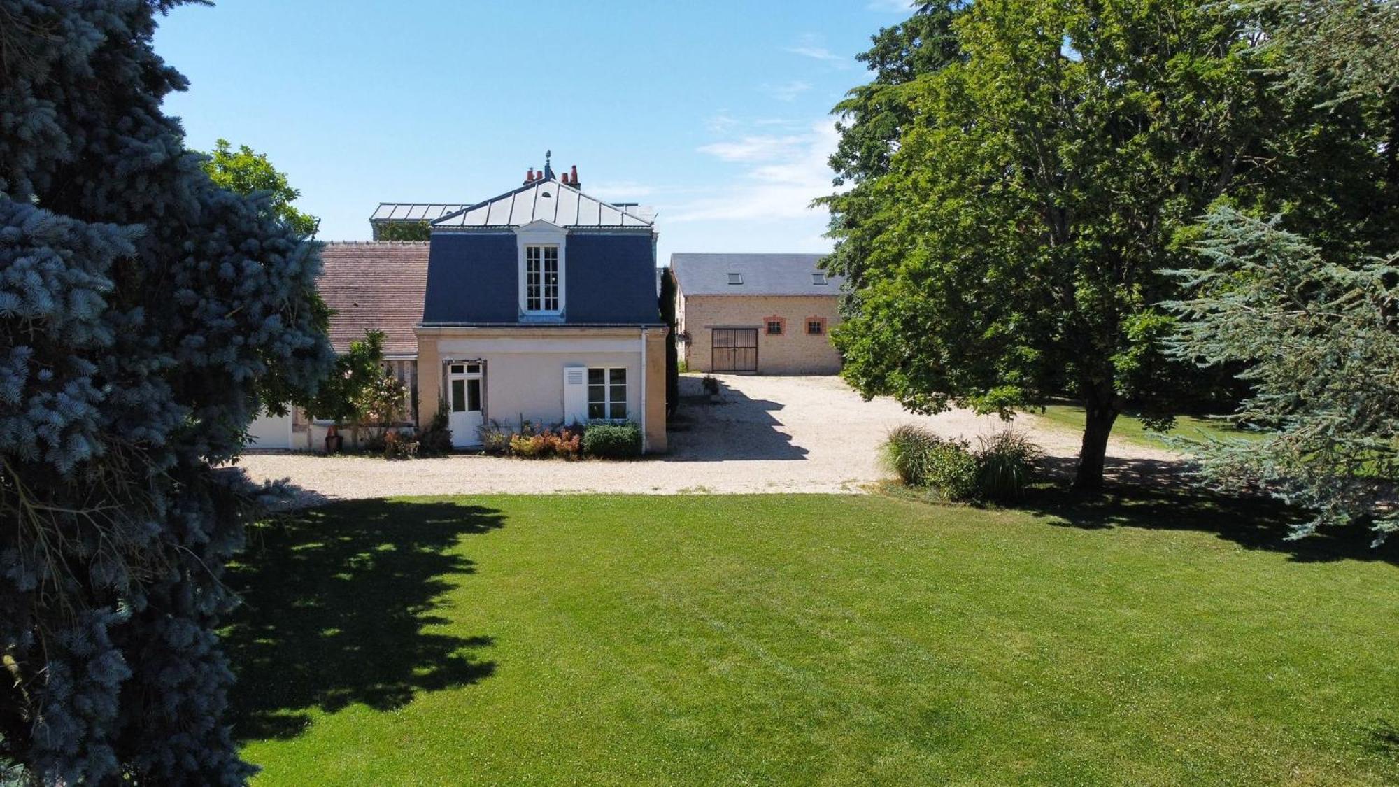 Maison Chaleureuse De 4 A 12 Personnes Neuville-aux-Bois Екстериор снимка
