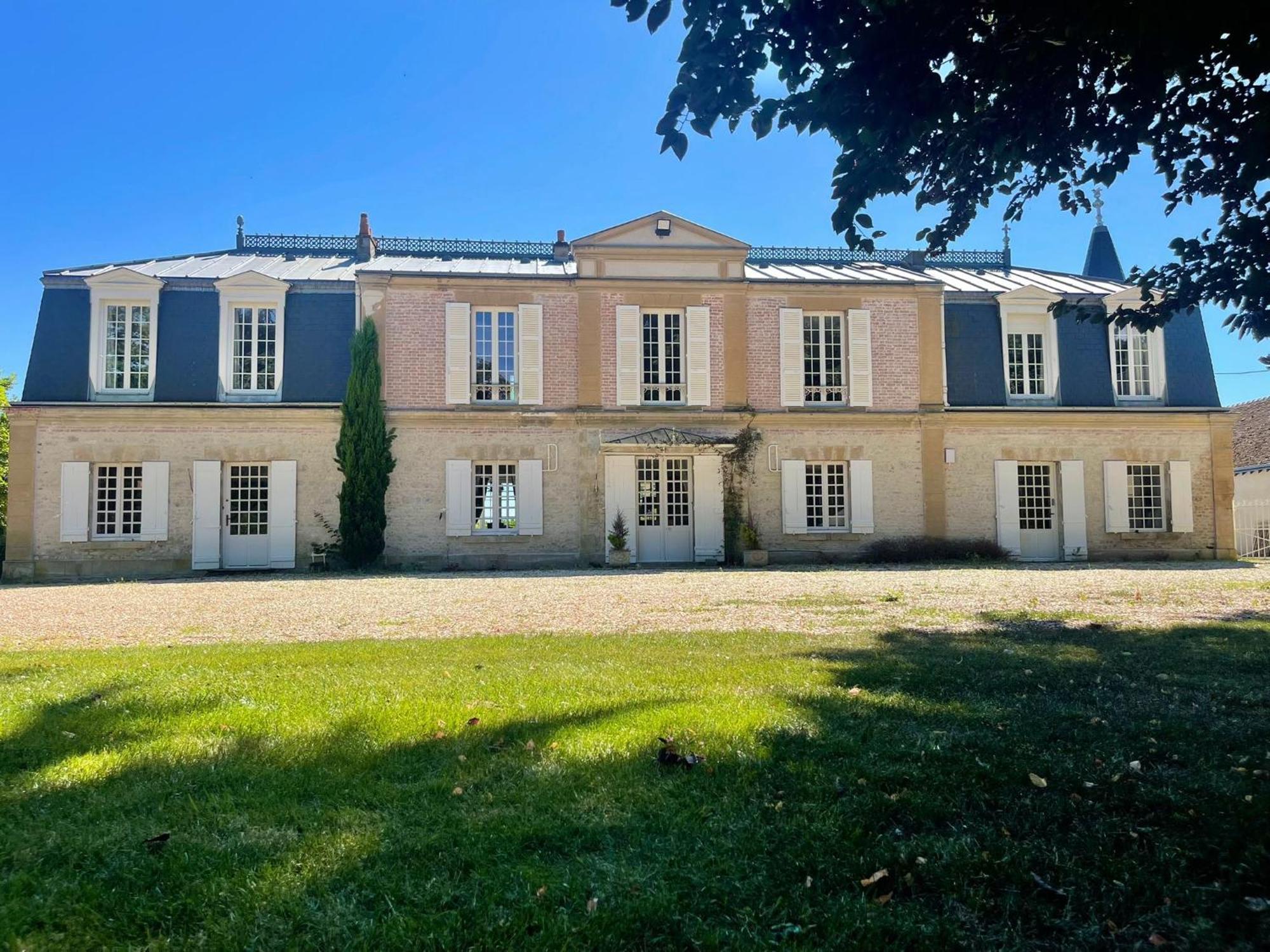 Maison Chaleureuse De 4 A 12 Personnes Neuville-aux-Bois Екстериор снимка